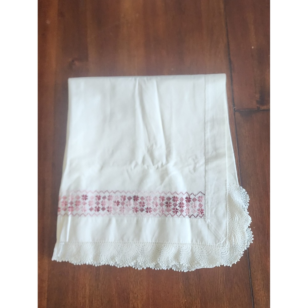Vintage Embroidered Linen Floral Lace Trim Cottagecore Boho‎ Bedroom Decor